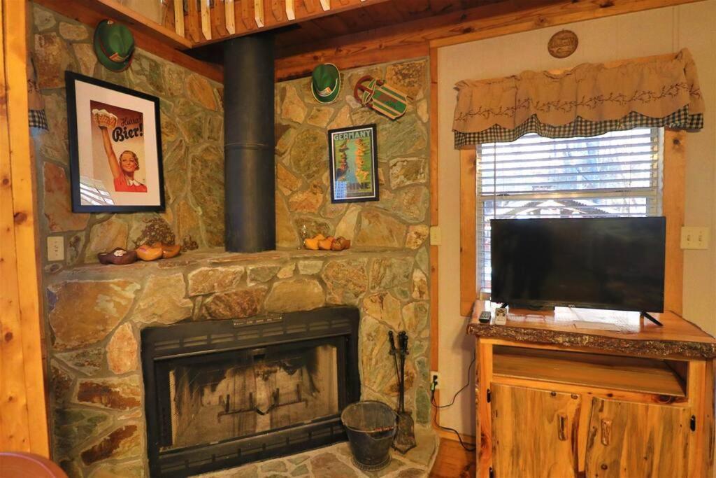 Oktoberfest Themed Cabin In Woods Stream #14 Helen Exterior foto